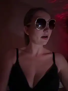 hottogetherNL online show from February 2026 08:50:02 PM