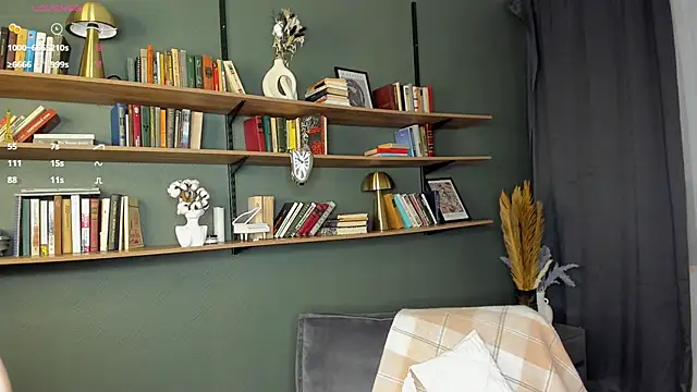 JuliannaLeiding online show from February 2026 07:12:01 PM