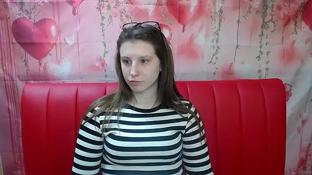 Snapshot of LilianaShine chatting on May 2026 05:11:01 AM LilianaShine online show from May 2026 05:11:01 AM