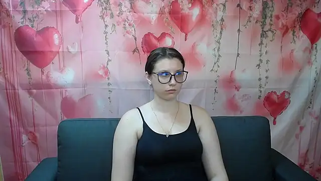 Snapshot of LilianaShine chatting on July 2026 05:03:02 AM LilianaShine online show from July 2026 05:03:02 AM