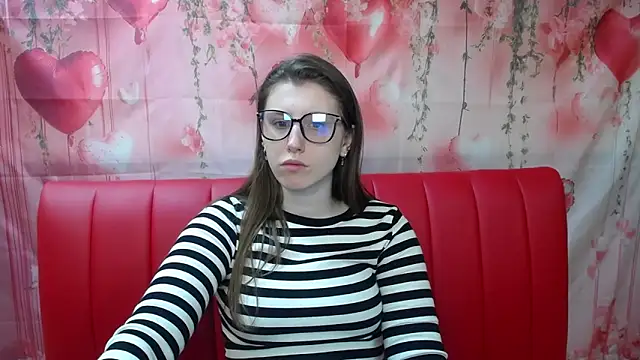 Snapshot of LilianaShine chatting on May 2026 05:03:01 AM LilianaShine online show from May 2026 05:03:01 AM