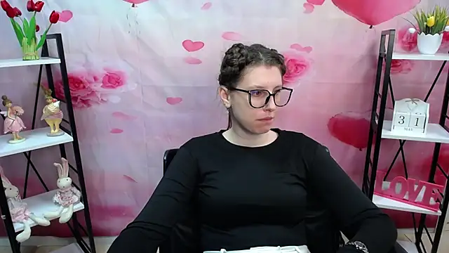 Snapshot of LilianaShine chatting on May 2026 05:02:01 AM LilianaShine online show from May 2026 05:02:01 AM