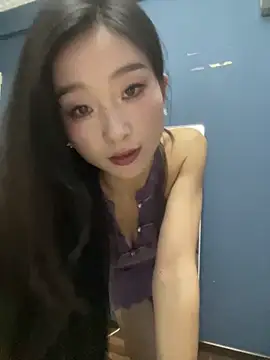 XiaoGui10 online show from April 2026 01:48:01 PM