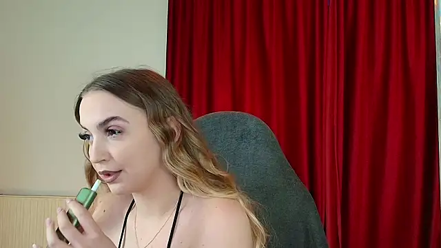 Snapshot of Angel-Kisss chatting on February 2026 05:07:02 AM Angel-Kisss online show from February 2026 05:07:02 AM