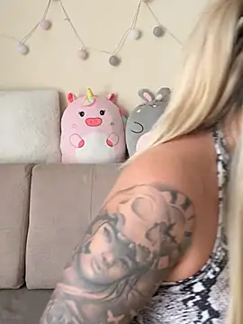 Snapshot of sexybatwomen33 chatting on March 2026 11:39:02 AM sexybatwomen33 online show from March 2026 11:39:02 AM