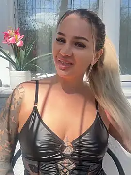 sexybatwomen33 online show from April 2026 11:55:01 AM