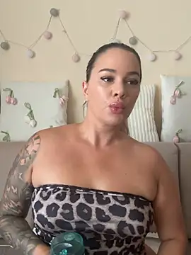 sexybatwomen33 online show from June 2026 10:10:02 AM