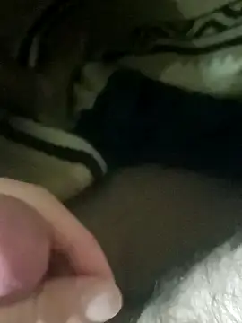 Snapshot of Erkegin001 chatting on February 2026 11:02:01 PM Erkegin001 online show from February 2026 11:02:01 PM