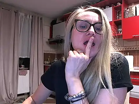 Nataly Rosy online show from February 2026 10:43:01 PM