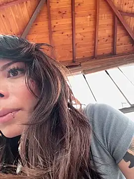 Isalove99 online show from April 2026 08:37:02 PM