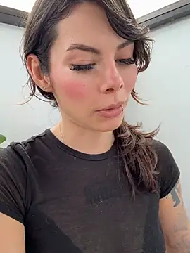 Isalove99 online show from June 2026 05:35:02 PM