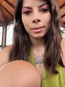 Isalove99 online show from May 2026 01:58:01 PM