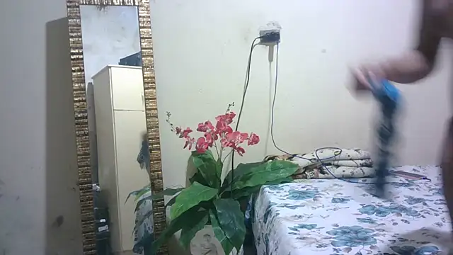 lorraine2036 online show from April 2026 11:29:02 PM