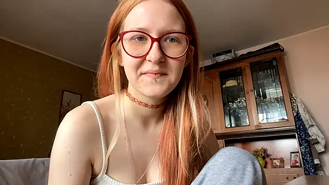 Snapshot of LaureenVielma chatting on February 2026 07:19:01 AM LaureenVielma online show from February 2026 07:19:01 AM