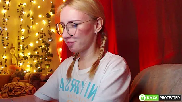 Mia  Jensen online show from March 2026 07:04:01 PM