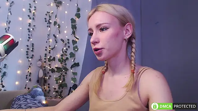 Mia  Jensen online show from April 2026 11:27:01 AM