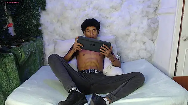 Snapshot of Walkers05 chatting on March 2026 03:40:01 AM Walkers05 online show from March 2026 03:40:01 AM