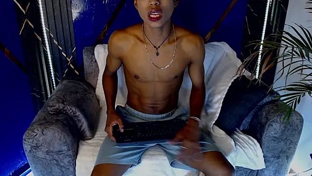 Snapshot of Walkers05 chatting on February 2026 02:22:01 AM Walkers05 online show from February 2026 02:22:01 AM