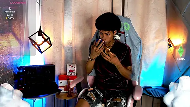 Walkers05 online show from March 2026 11:29:01 PM