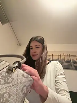 Snapshot of shyhabibi chatting on February 2026 07:03:02 PM shyhabibi online show from February 2026 07:03:02 PM