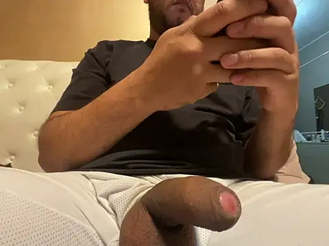 Snapshot of latinocalientehot chatting on June 2026 06:41:02 PM latinocalientehot online show from June 2026 06:41:02 PM