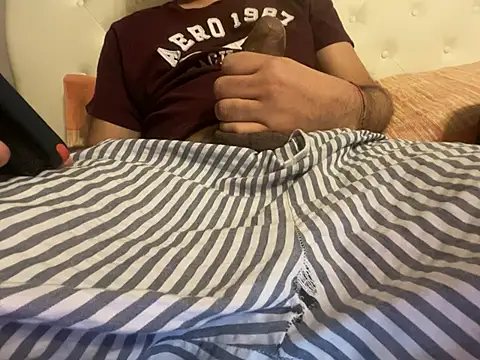 latinocalientehot online show from February 2026 09:54:02 PM