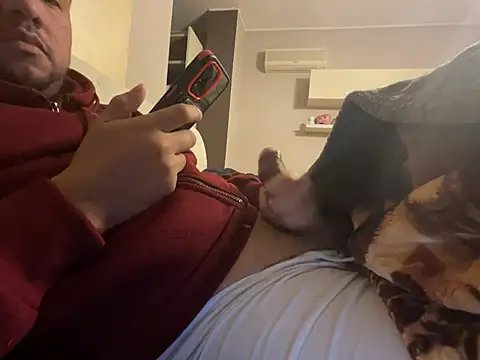 latinocalientehot online show from February 2026 09:11:01 PM