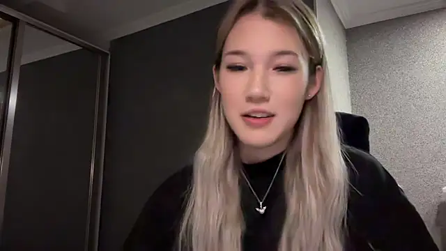 lilXdomiii online show from February 2026 05:54:02 PM