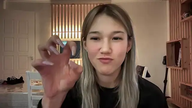 lilXdomiii online show from February 2026 01:54:01 PM