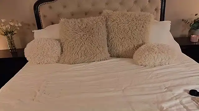 Snapshot of Hot_Wife_Amber chatting on February 2026 01:27:02 AM Hot Wife Amber online show from February 2026 01:27:02 AM