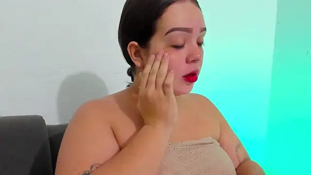 Emely pregnantt online show from March 2026 08:07:01 AM