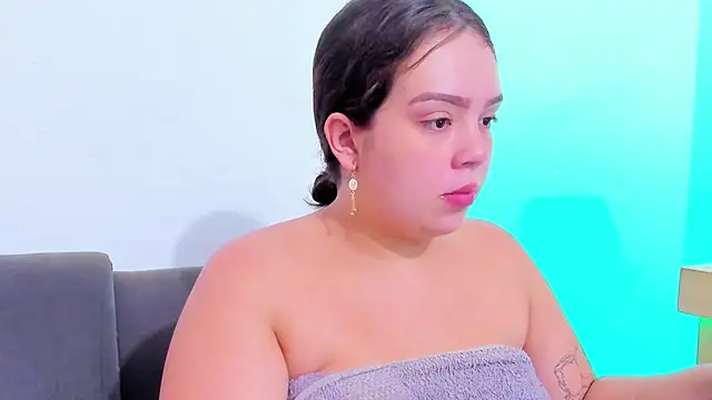 Emely pregnantt online show from February 2026 11:16:01 PM