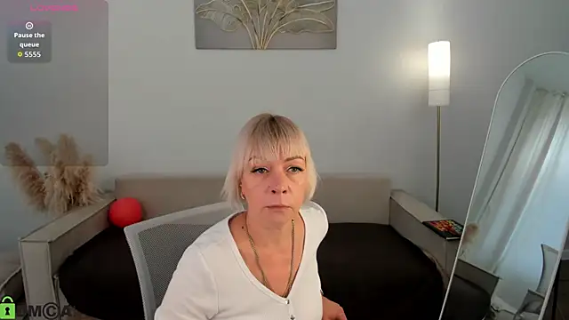 Snapshot of Ann_Annise chatting on June 2026 12:52:02 AM Ann Annise online show from June 2026 12:52:02 AM