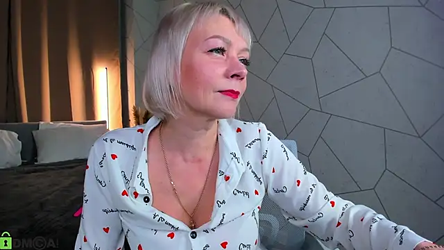 Snapshot of Ann_Annise chatting on February 2026 01:02:02 AM Ann Annise online show from February 2026 01:02:02 AM