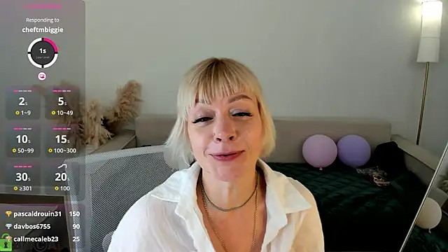 Snapshot of Ann_Annise chatting on July 2026 04:19:01 AM Ann Annise online show from July 2026 04:19:01 AM