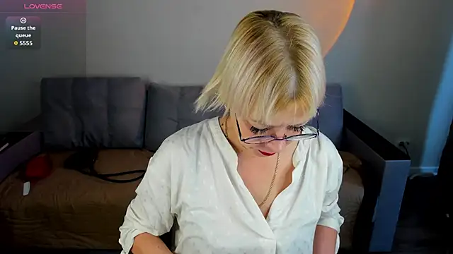 Ann Annise online show from May 2026 08:54:02 AM