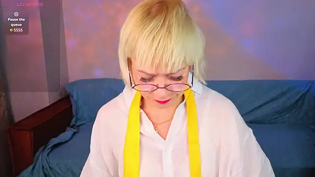 Snapshot of Ann_Annise chatting on June 2026 04:35:01 PM Ann Annise online show from June 2026 04:35:01 PM