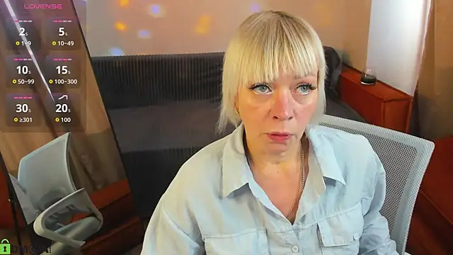 Snapshot of Ann_Annise chatting on June 2026 12:56:01 AM Ann Annise online show from June 2026 12:56:01 AM