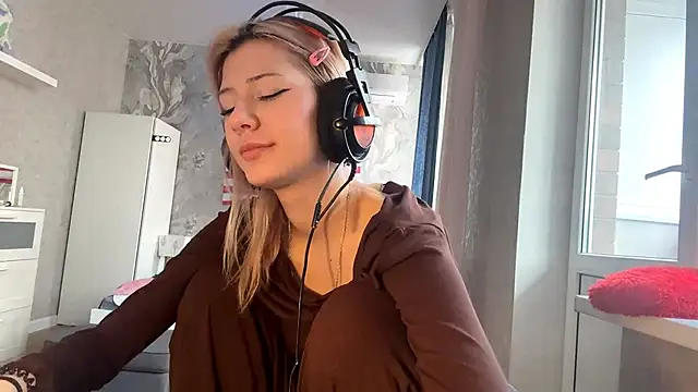 LadyFoxLove online show from February 2026 11:53:01 AM