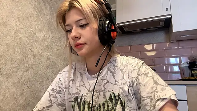 LadyFoxLove online show from February 2026 10:50:02 AM