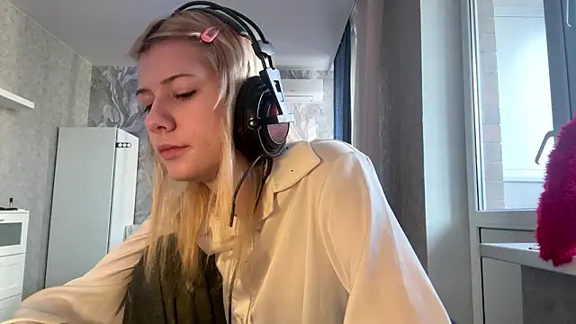 LadyFoxLove online show from February 2026 11:32:01 AM