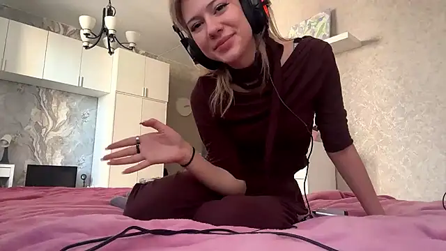 LadyFoxLove online show from March 2026 11:10:01 AM