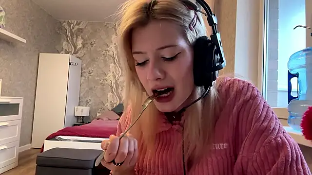 LadyFoxLove online show from February 2026 10:02:02 AM