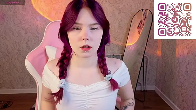 Julia Anis online show from April 2026 01:09:02 AM