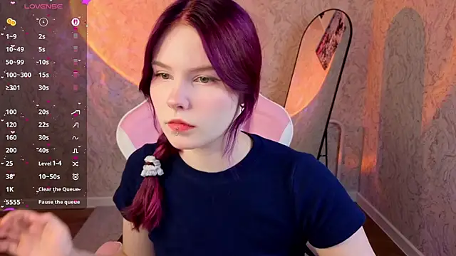 Julia Anis online show from April 2026 01:02:02 AM