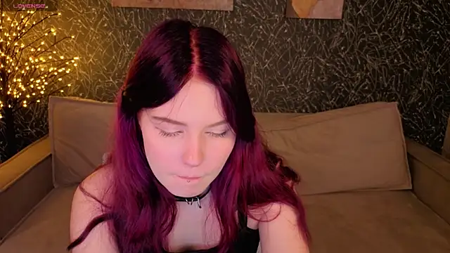 Julia Anis online show from April 2026 01:07:01 AM