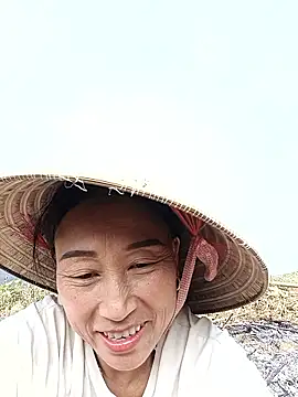 Snapshot of Ami-su chatting on March 2026 05:08:02 AM Ami-su online show from March 2026 05:08:02 AM