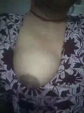 Julilodhi8695 online show from April 2026 07:18:01 PM