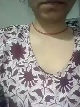 Julilodhi8695 online show from April 2026 08:31:01 PM