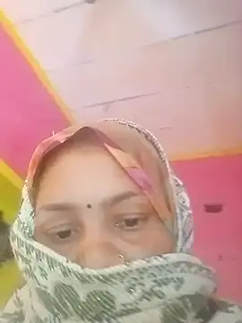 Julilodhi8695 online show from February 2026 06:02:02 AM